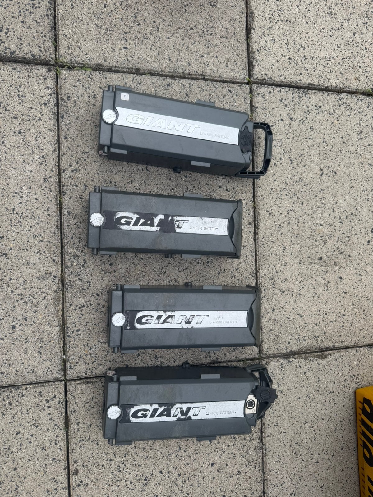 4 stuks defecte fiets accu's Giant twist 26 en 29volt, Ophalen, Gebruikt