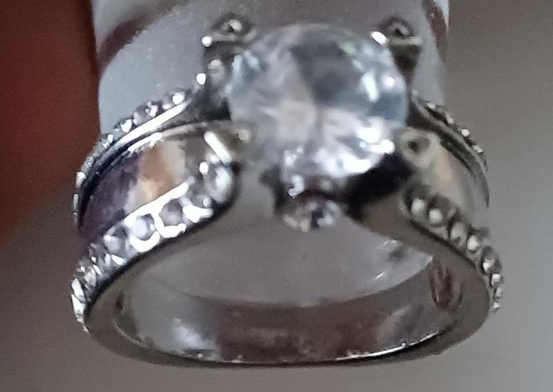 Sterling zilveren ring (925) met fonkelende zirkonia, Ophalen of Verzenden, Zo goed als nieuw, 17 tot 18, Dame