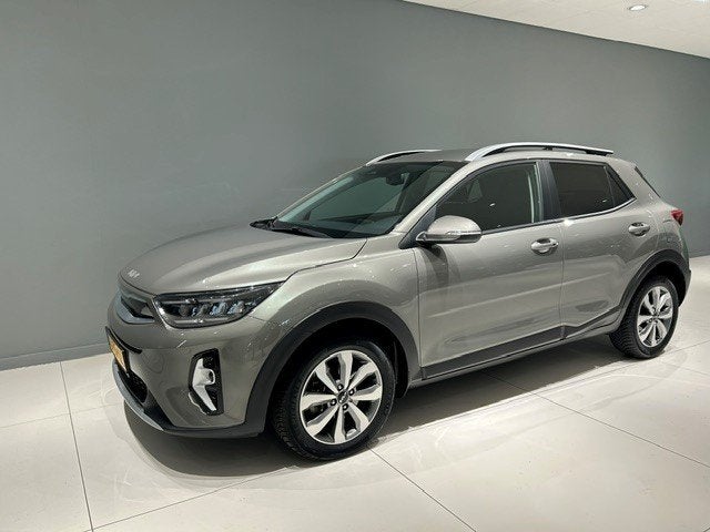 Kia Stonic 1.0 T-GDi MHEV 100pk DynamicPlusLine Trekhaak, Auto's, Gebruikt, Lichtsensor, 49 €/maand, Origineel Nederlands