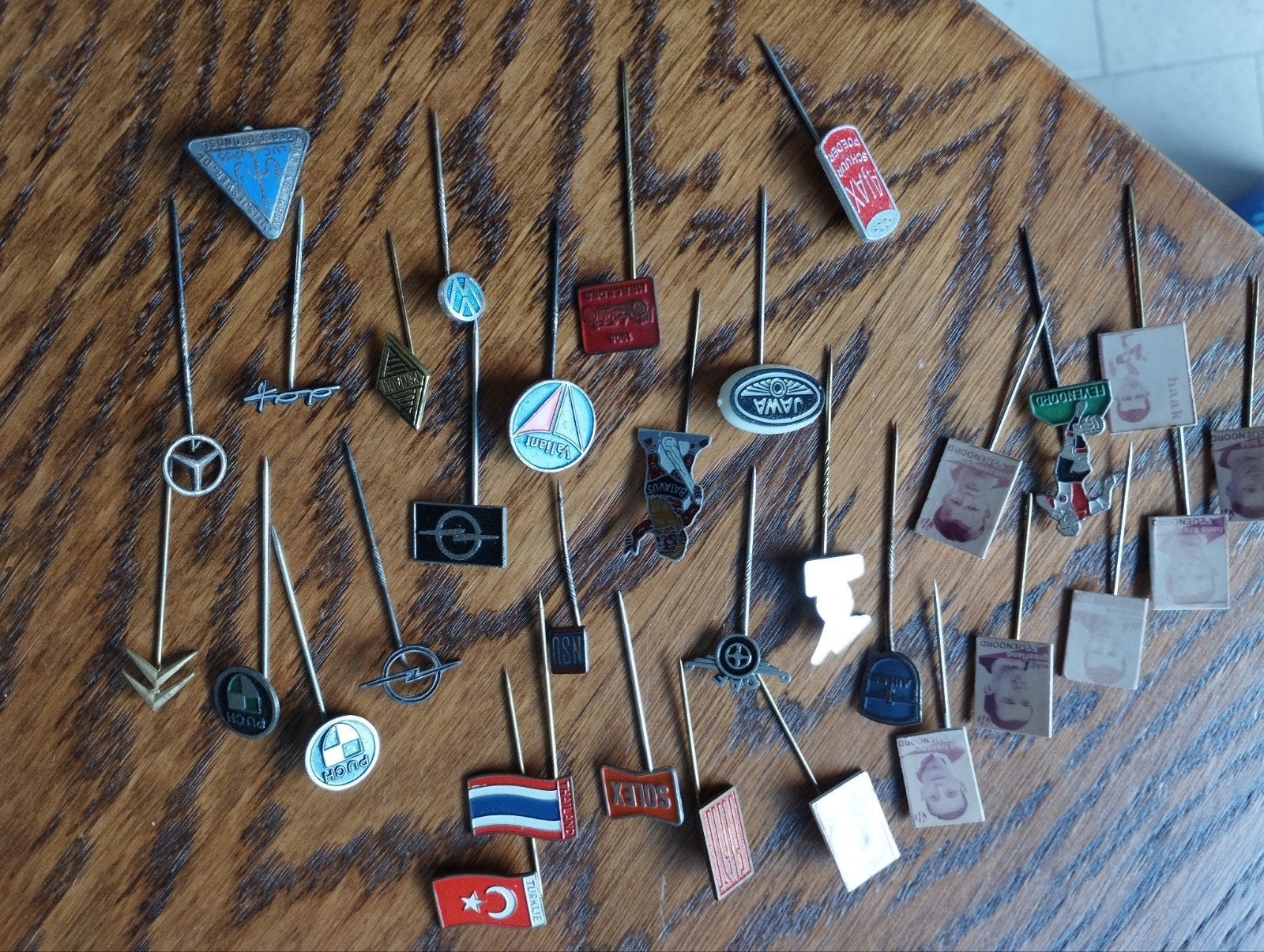 Verzameling vintage speldjes en pins, Verzamelen, Ophalen of Verzenden, Gebruikt, Merk, Speldje of Pin