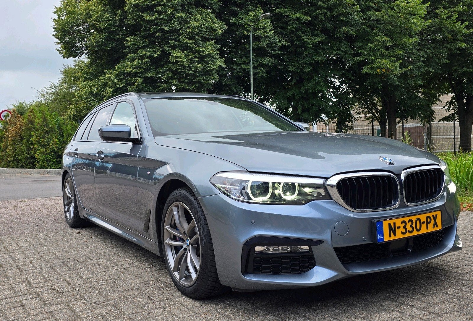 BMW 5-Serie 530i 252pk Xdrive Aut. 2017 Grijs, Auto's, BMW, 1998 cc, 15 km/l, 4 cilinders, Leder