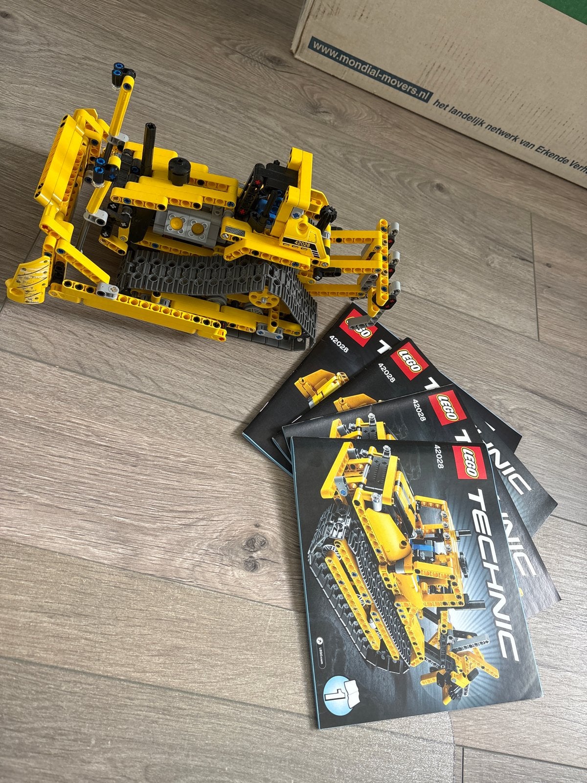 Lego Technic 42028 Bulldozer - Compleet met instructies, Kinderen en Baby's, Ophalen, Gebruikt, Lego, Complete set