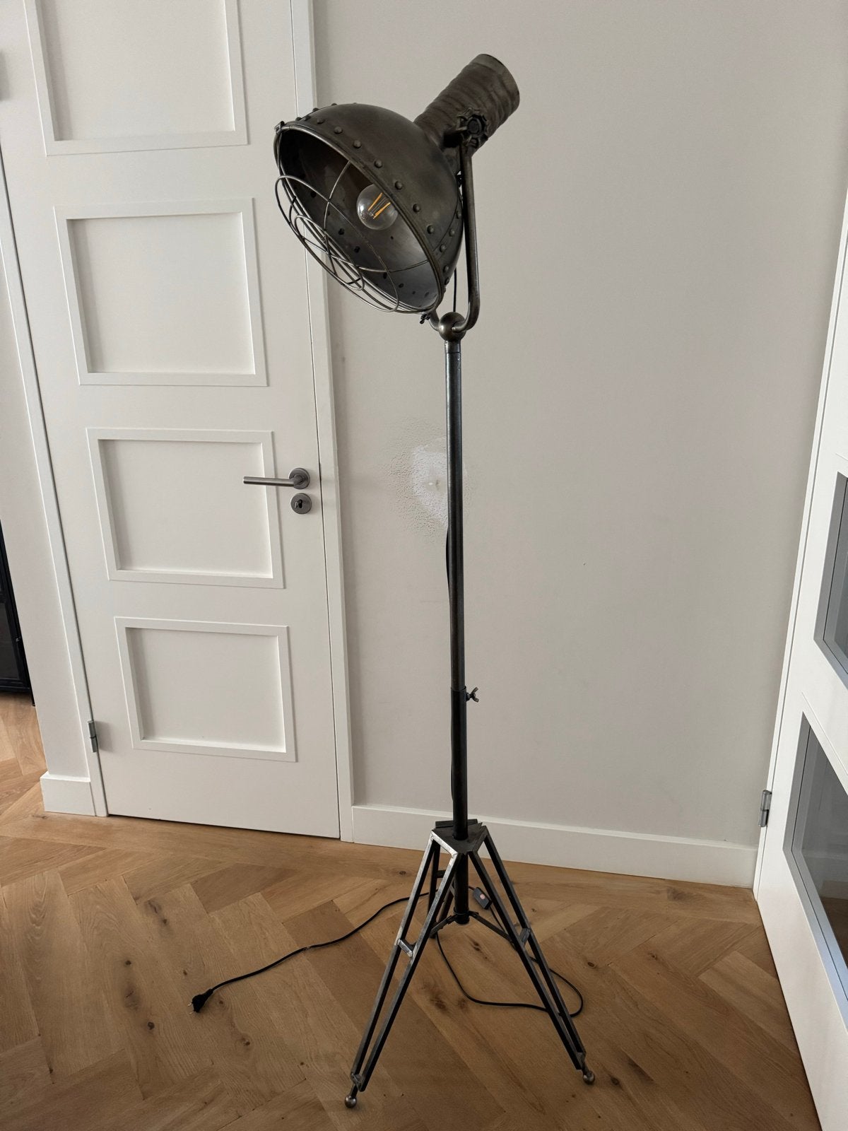 Industriële staande lamp - Stoer en robuust design, Ophalen, E27 (groot), Zo goed als nieuw, Metaal
