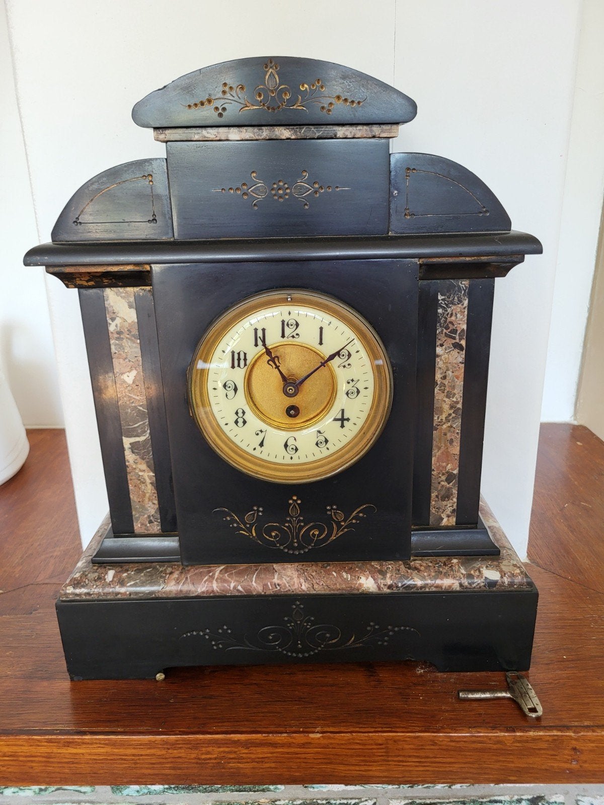 Antieke pendule/ mantelklok, leisteen met marmer, Ophalen