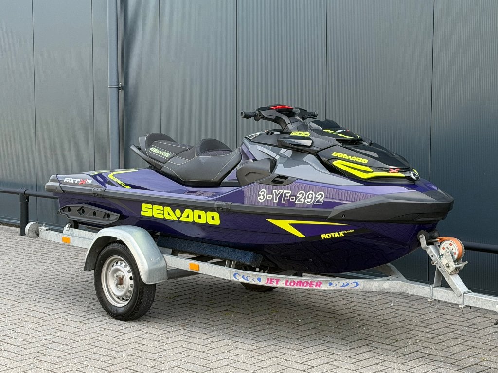 Sea-doo RXT 300 RS 2021 (300pk) | + Jetloader | Audio | USB, Watersport en Boten, Ophalen, Zo goed als nieuw, Benzine, 200 pk of meer