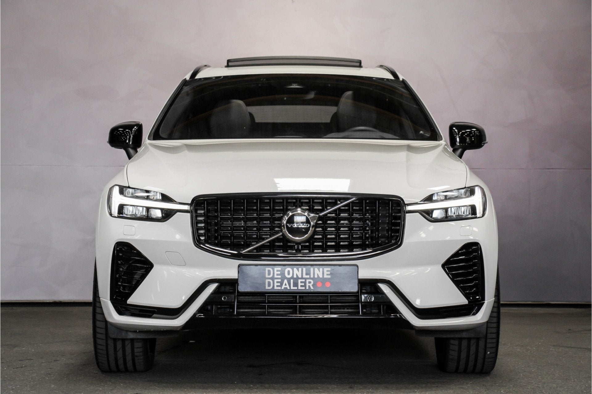 Volvo XC60 2.0 T6 Plugin AWD R-Design |Pano|21inch|Carplay|B, Auto's, Automaat, Gebruikt, Euro 6, 4 cilinders