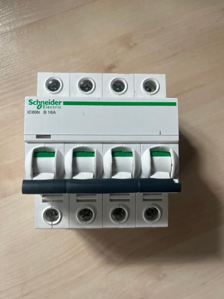 Schneider IC60N B 16A automaat - Nieuwstaat, Ophalen of Verzenden, Zo goed als nieuw, Schakelaar