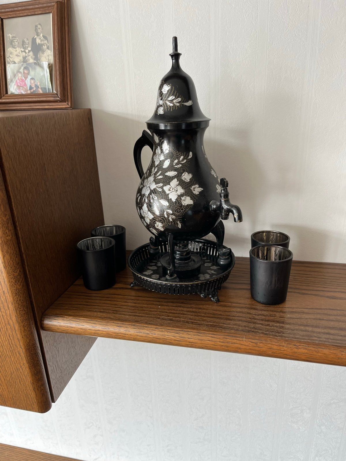 Decoratieve Samovar met Bloemmotief en Dienblad, Antiek en Kunst, Ophalen of Verzenden