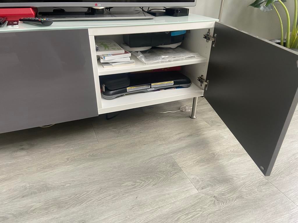 TV-meubel met LG TV (optioneel wandmontage), Gebruikt, 100 tot 150 cm, Ophalen of Verzenden, Minder dan 100 cm