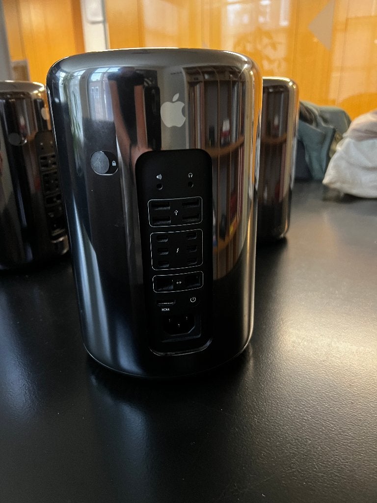 4x Mac Pro - Quad Core 3.7 GHz (Late 2013), Ophalen, 256 GB, SSD, Refurbished