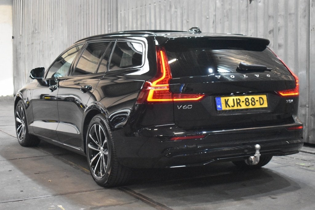 Volvo V60 T8 455PK AWD Plus Dark | Premium | Schuifdak | Tre, Automaat, Gebruikt, 4 cilinders, 24 maanden