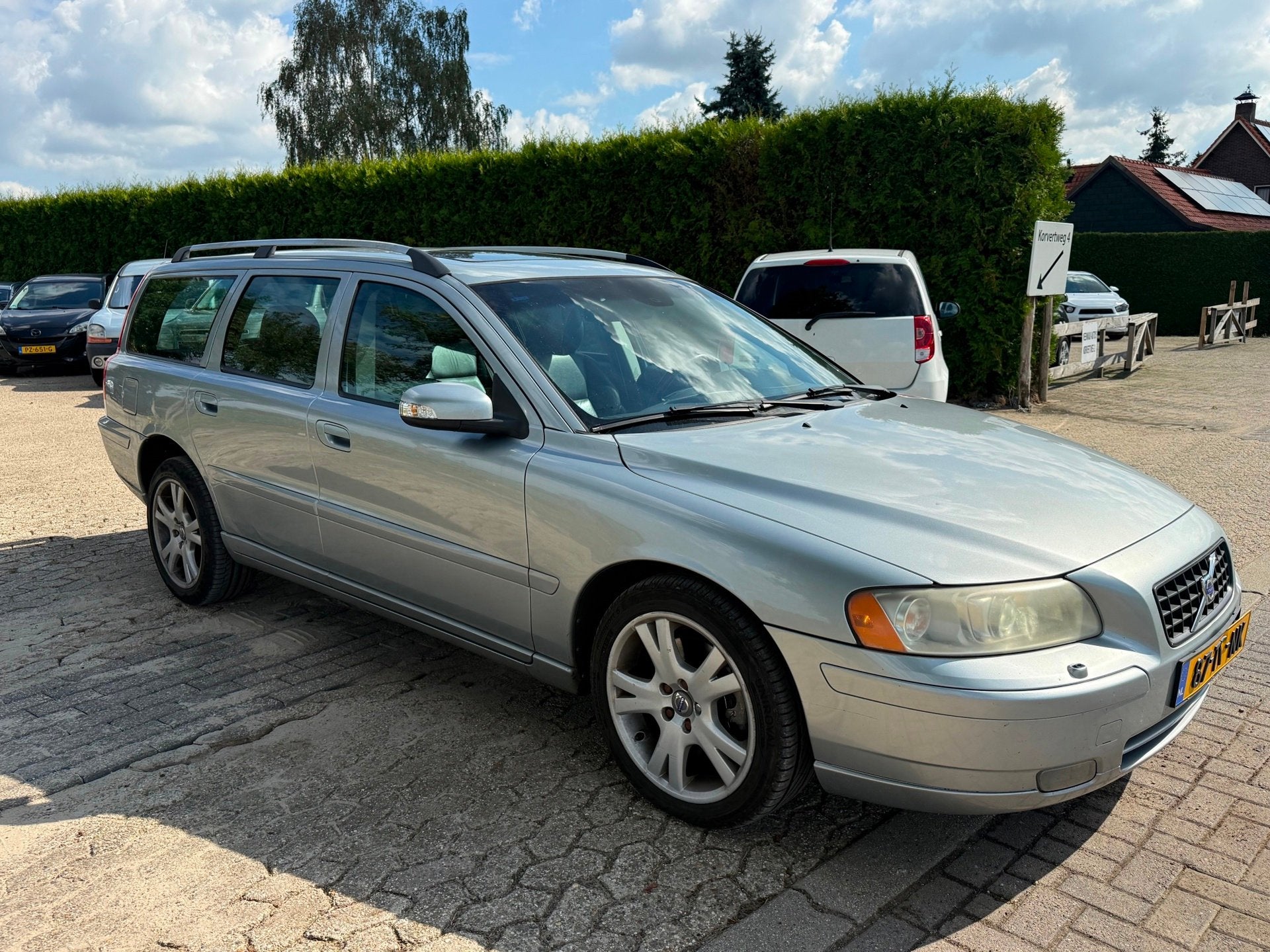 Volvo V70 2.4 D5 AWD Edition Sport Goed rijdend., Auto's, Automaat, Zwart, 197 €/maand, Diesel