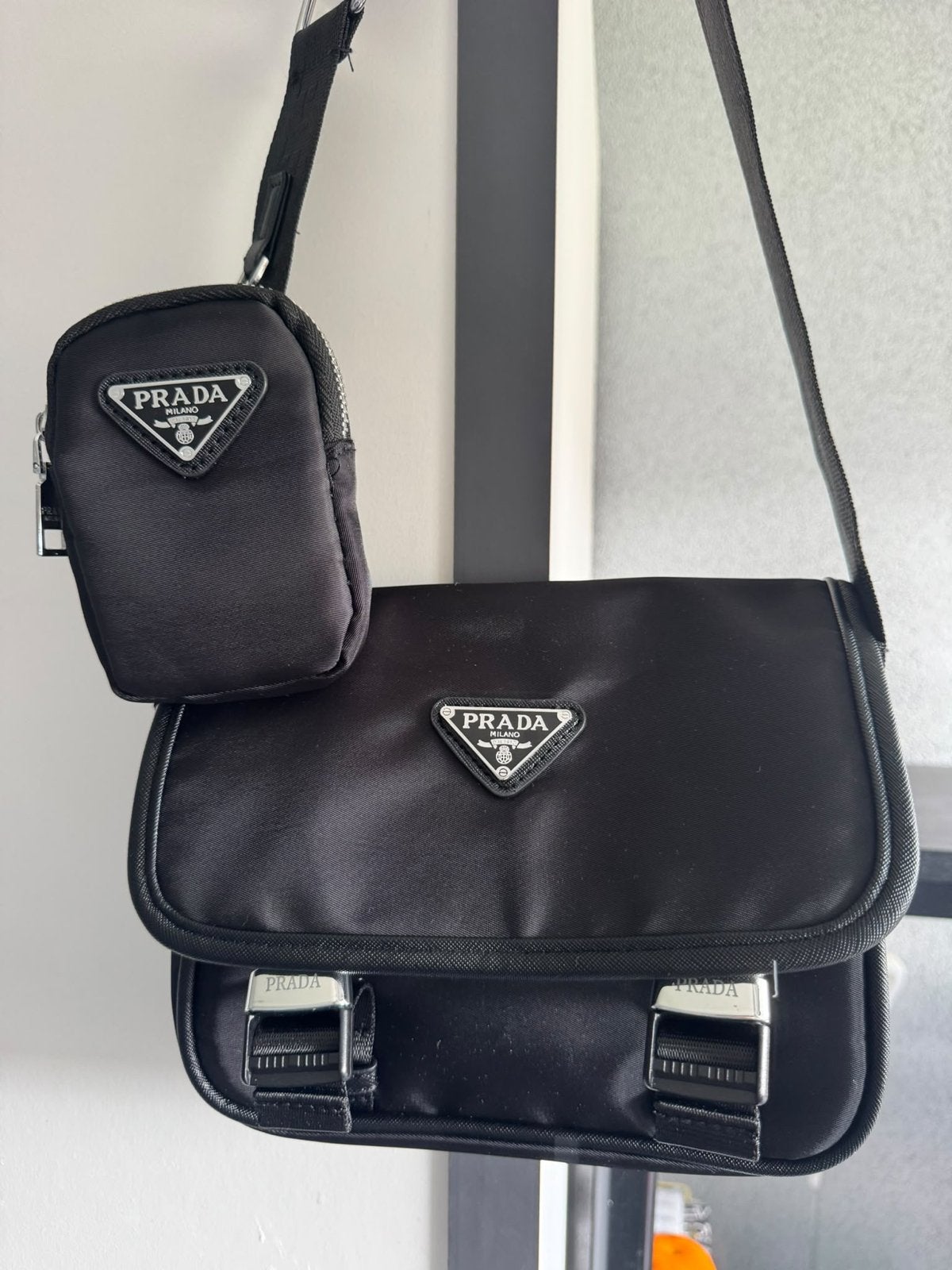 Prada schoudertas met afneembaar tasje - Zwart, Ophalen of Verzenden, Zo goed als nieuw, Zwart, Overige merken