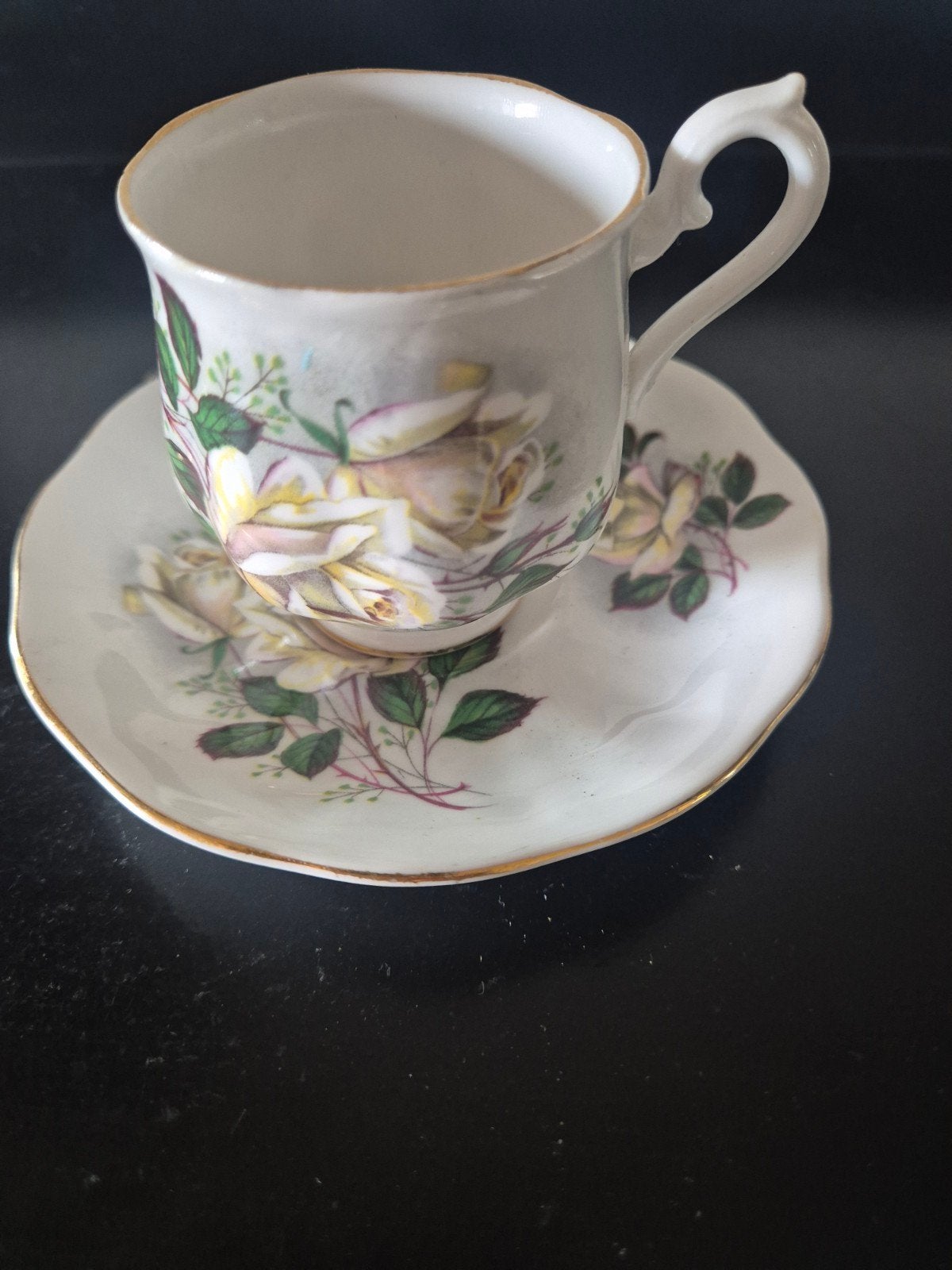 Richmond bone china porselein, Verzamelen, Porselein, Kristal en Bestek, Ophalen of Verzenden, Gebruikt, Porselein, Kop en/of schotel