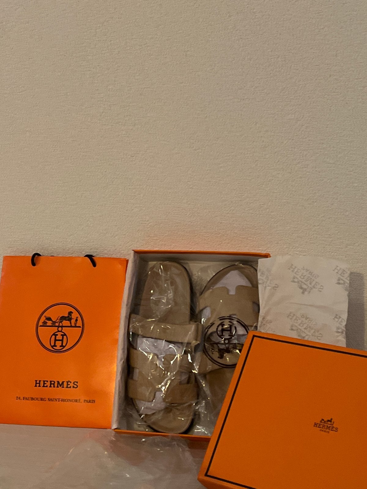 Hermes slippers maat 41-42 met alle toebehoren, Kleding | Dames, Schoenen, Ophalen of Verzenden, Nieuw, Beige, Slippers