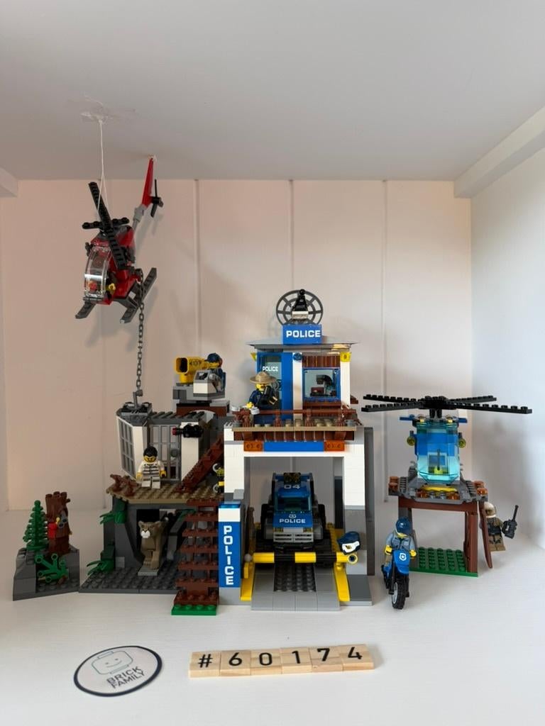 Lego City Politiebureau 60174 | compleet voor 55 euro, City, Lego, Ophalen of Verzenden, Complete set