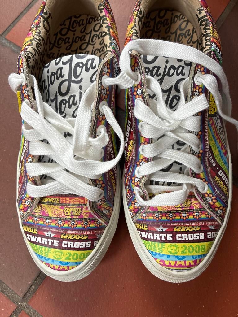Zwarte Cross sneakers, Kleding | Dames, Schoenen, Ophalen of Verzenden, Gedragen, Overige kleuren, Sneakers of Gympen