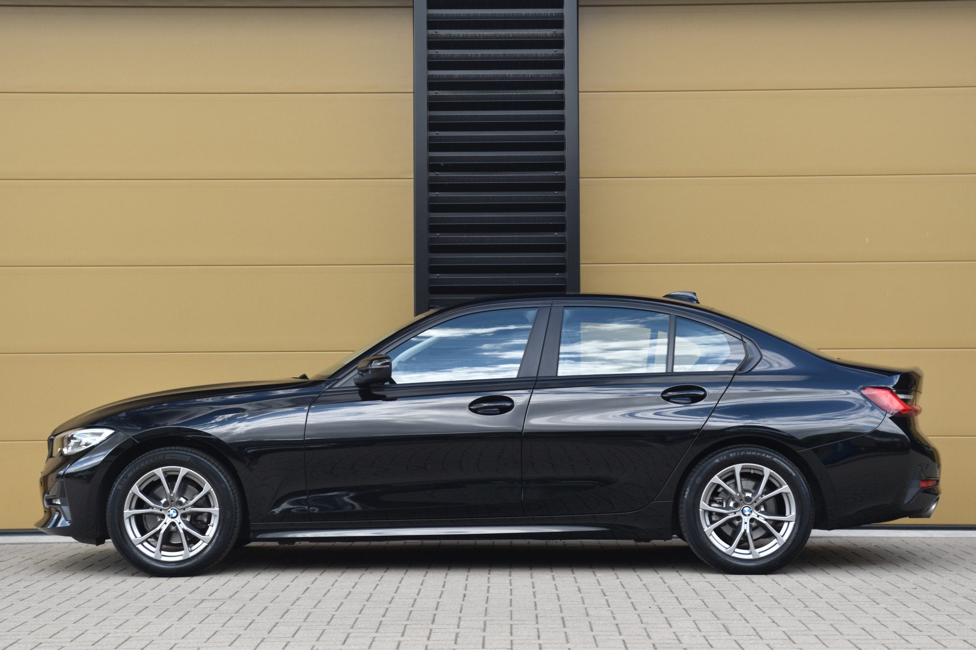 BMW 3-serie 320i High Executive Edition * Sportstoelen * Tre, Auto's, BMW, Automaat, 1998 cc, Achterwielaandrijving, Gebruikt