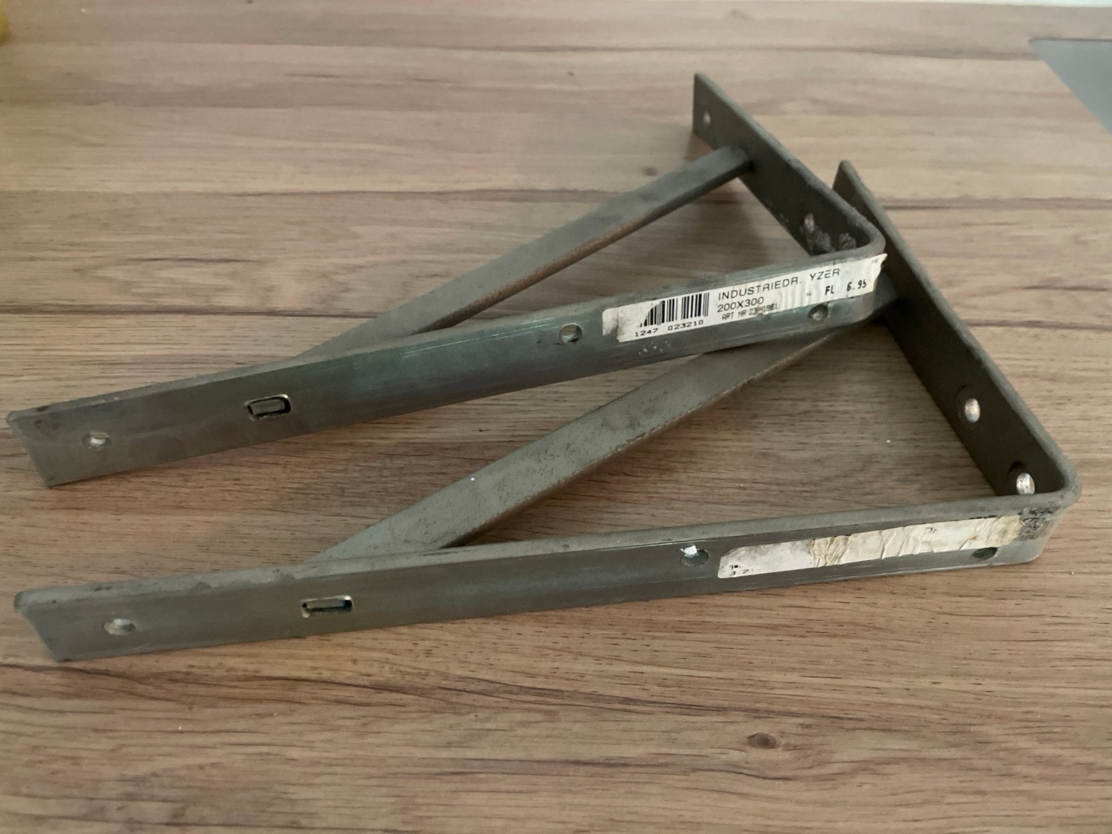 2x Industriële ijzeren plankdragers 200x300 mm, Ophalen of Verzenden, Gebruikt, 250 mm of meer, Overige typen