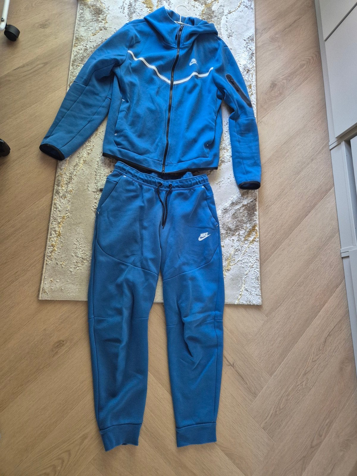 Nike Tech Fleece Trainingspak Blauw Maat M, Nike, Ophalen of Verzenden, Zo goed als nieuw, Algemeen