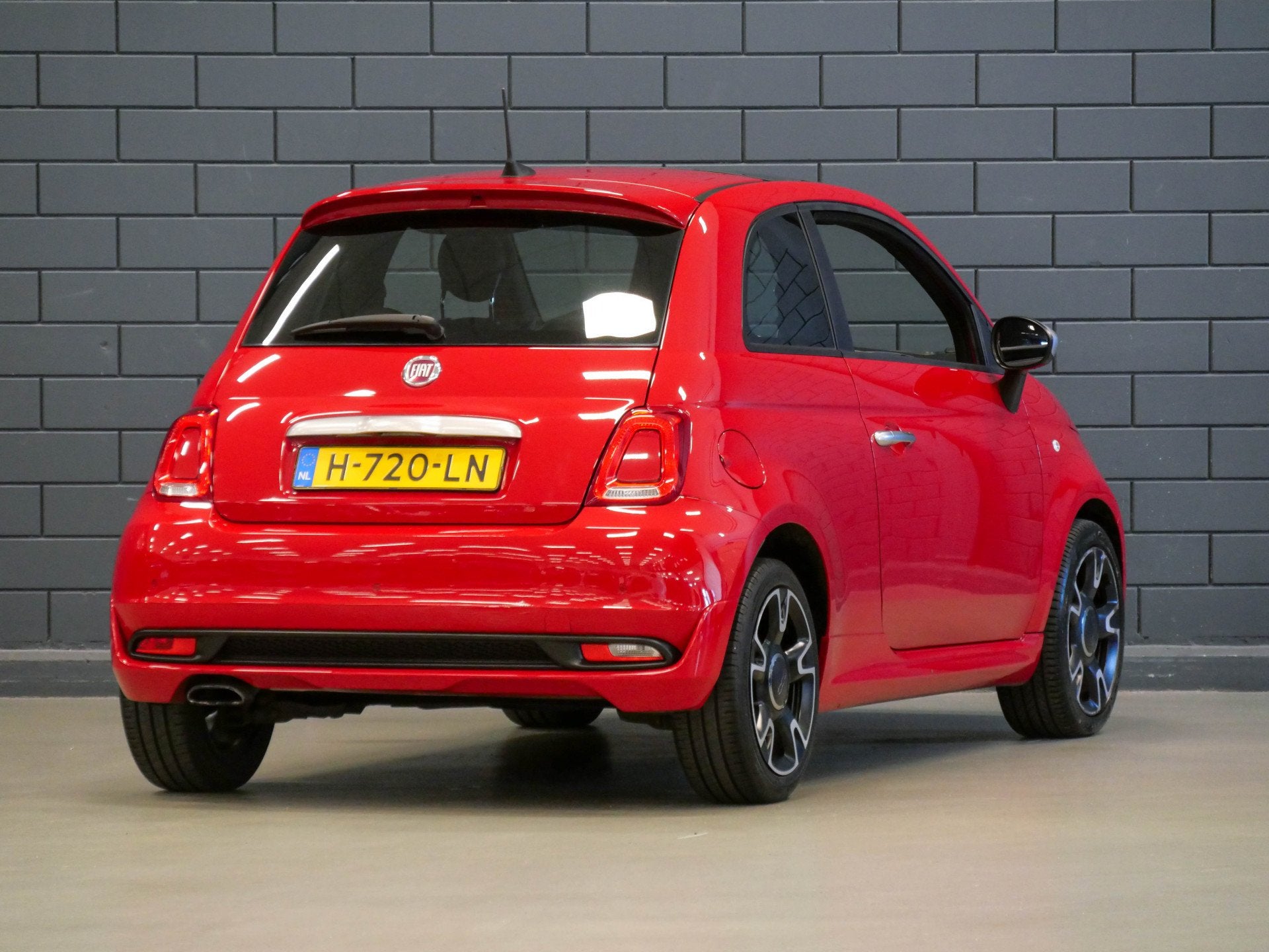 Fiat 500 0.9 TwinAir Turbo Rockstar | PANODAK | LEDER | NAVI, Voorwielaandrijving, 12 maanden, Origineel Nederlands, Bedrijf