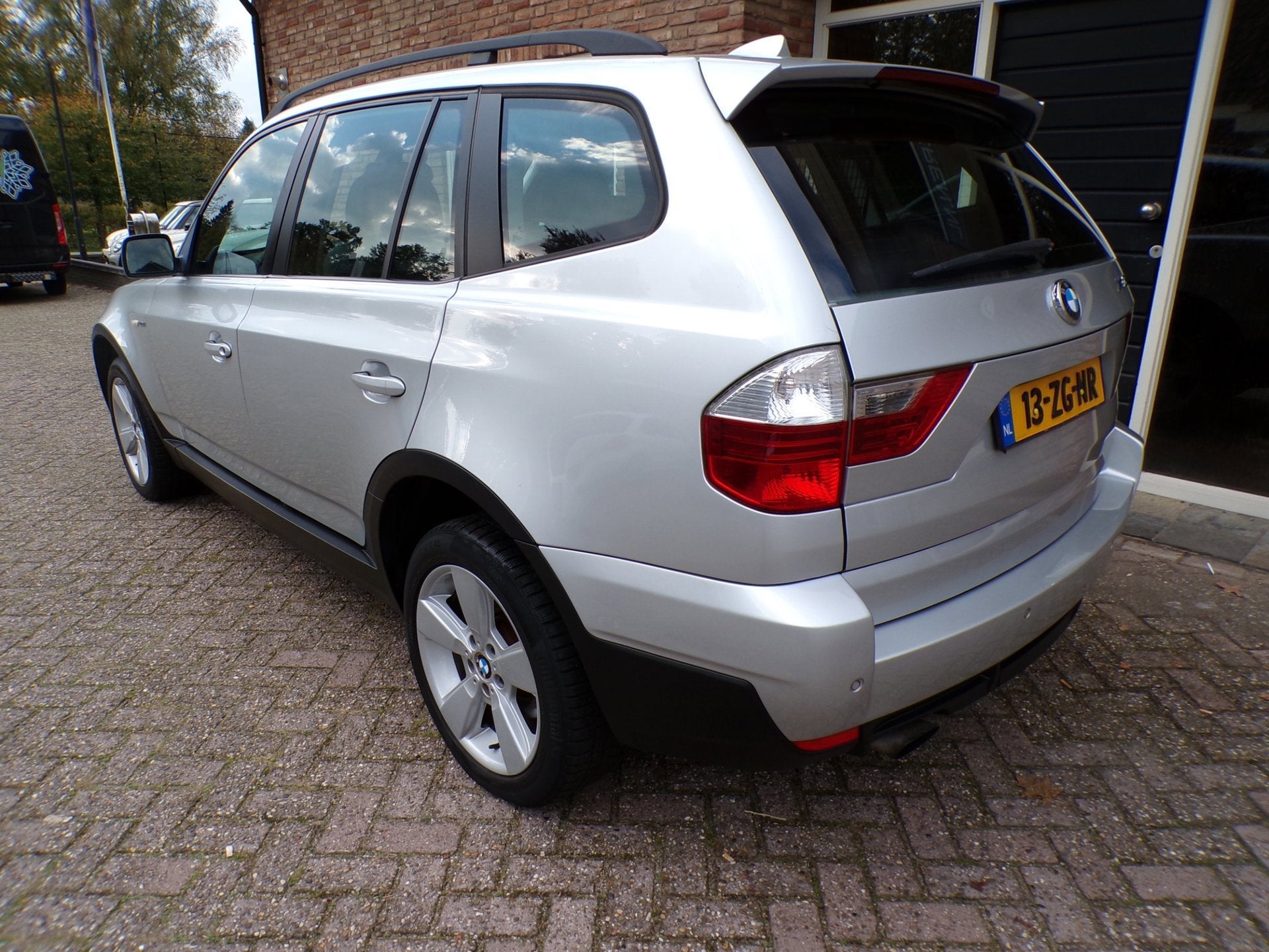 BMW X3 2.0d Introduction Automaat / leder / Navi, Auto's, Automaat, Dealer onderhouden, 15 km/l, Zwart