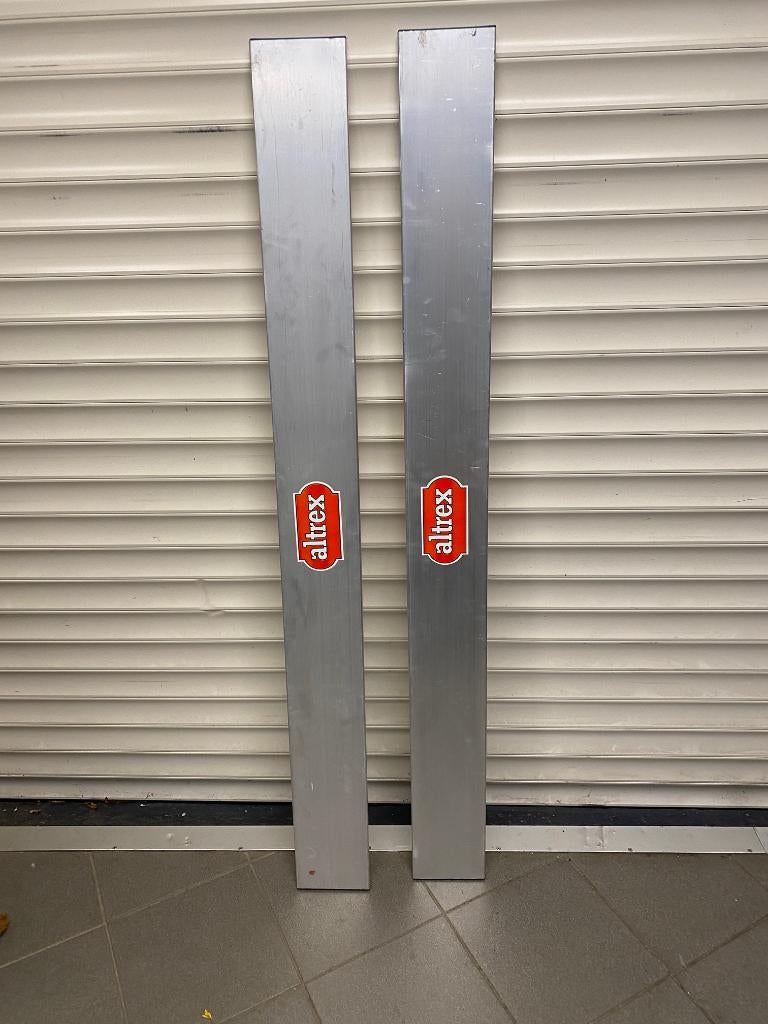 Altrex 2 x kantplanken RS 34 Z.G.A.N.60,- per 2, Doe-het-zelf en Verbouw, Steigers, Ophalen, Zo goed als nieuw, Rolsteiger of Kamersteiger