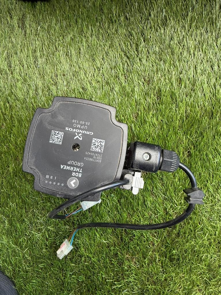 Intergas en remeha pomp, Doe-het-zelf en Verbouw, Geisers en Boilers, Minder dan 20 liter, Ophalen of Verzenden, Geiser, Minder dan 3 jaar oud