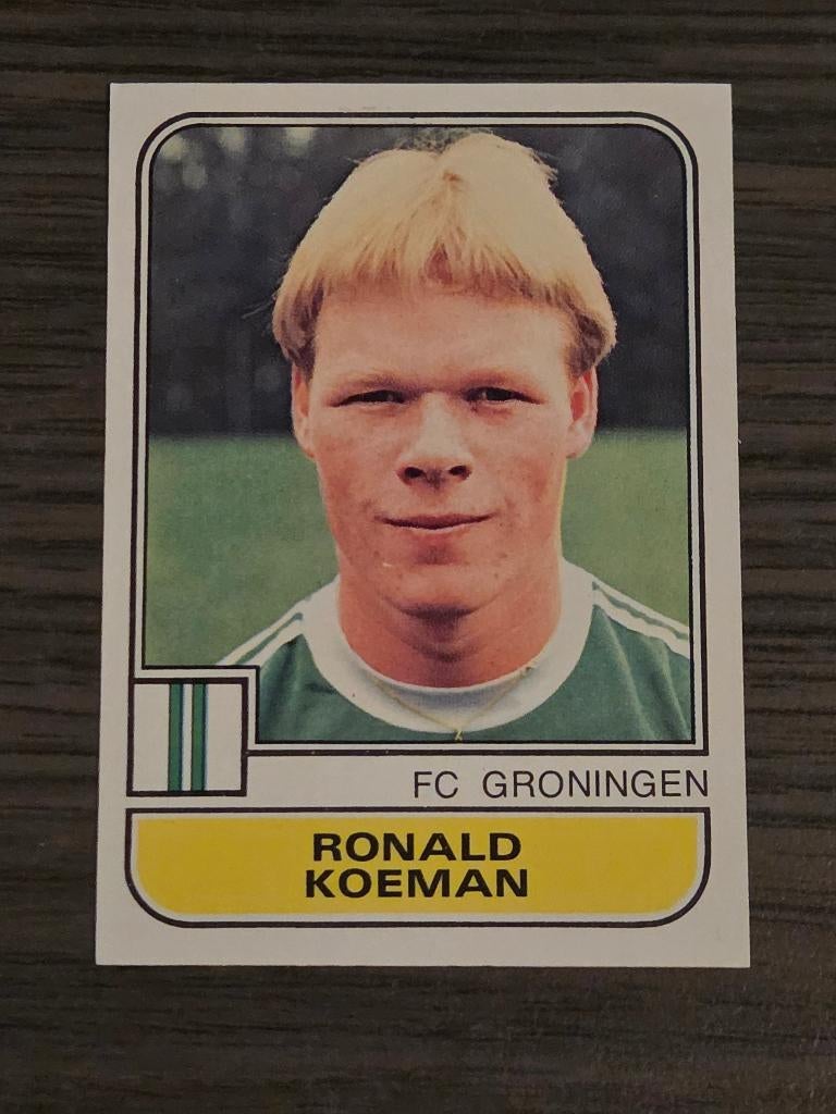 Ronald Koeman 1982 Panini voetbal 82 FC Groningen, Ophalen of Verzenden, Zo goed als nieuw, PSV, Poster, Plaatje of Sticker