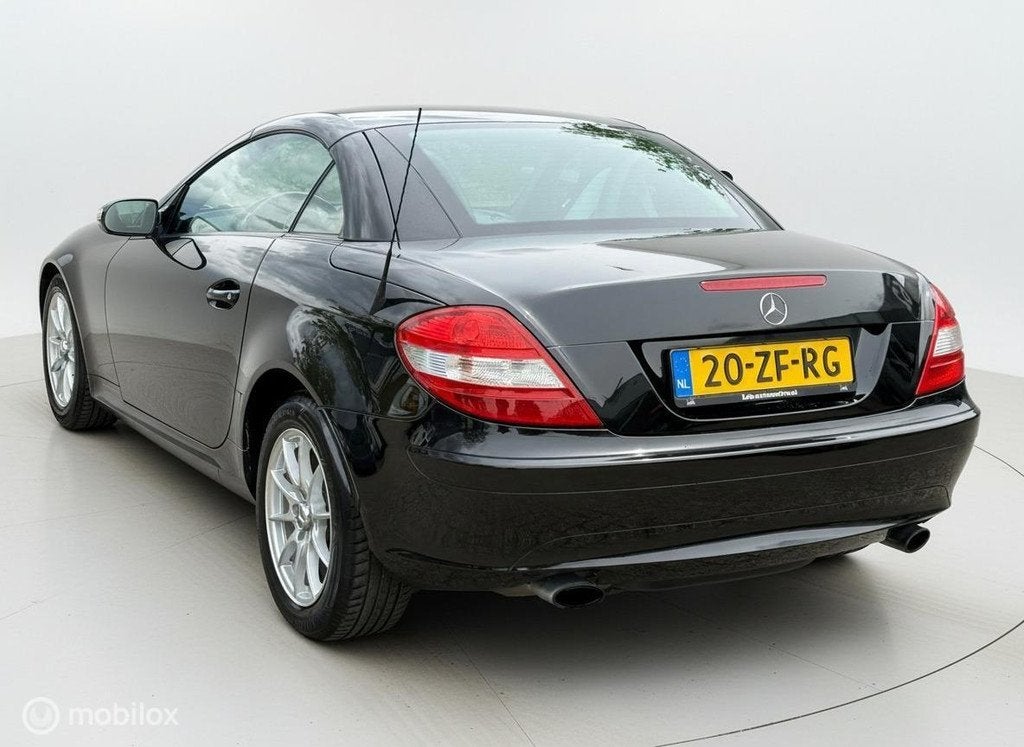 Mercedes SLK-klasse 200 K. CABRIO LEDER|AUTOMAAT|, Auto's, Mercedes-Benz, Automaat, Achterwielaandrijving, Gebruikt, Zwart
