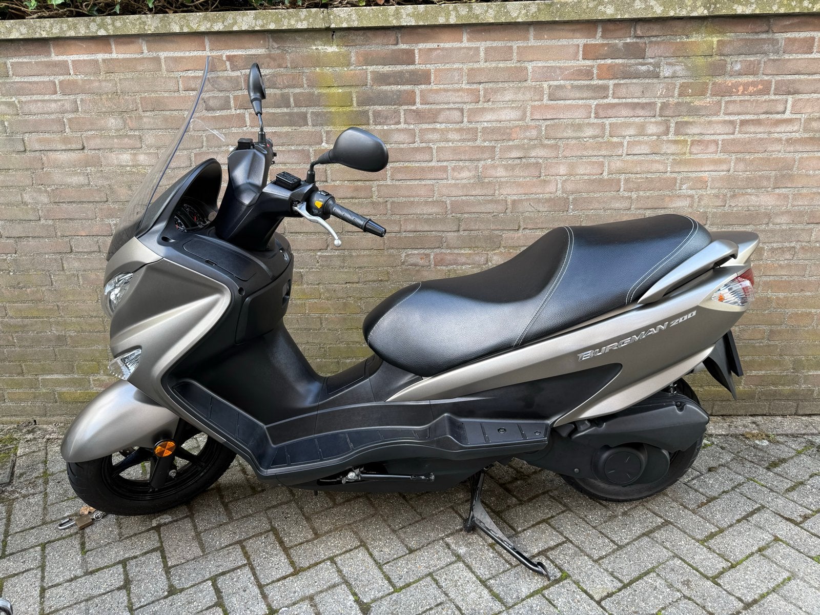 Suzuki Burgman 200 motorscooter - Zeer nette staat, Scooter, Occasion, Particulier, Minimaal motorrijbewijs A2