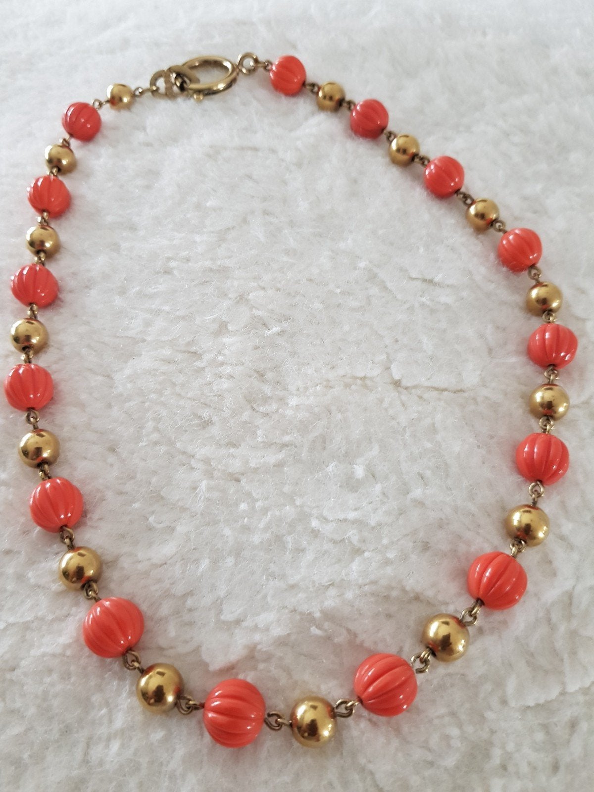 Agatha vintage Ketting met Koraalrode en Gouden Kralen, Ophalen of Verzenden, Gebruikt, Oranje, Overige materialen