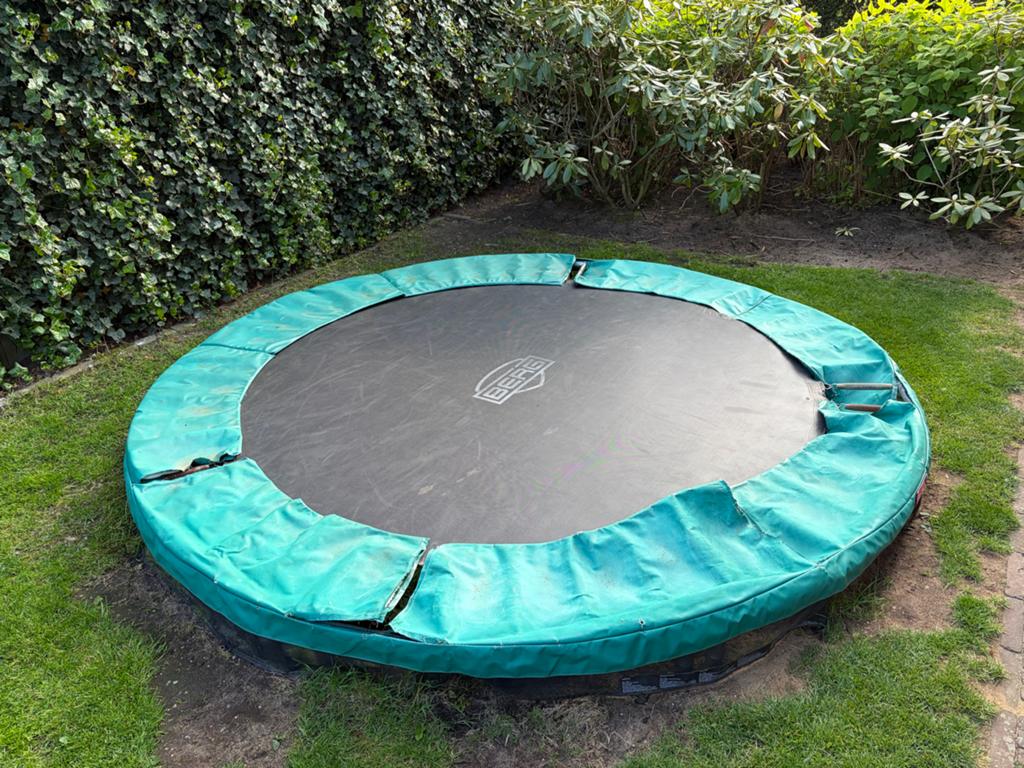Gratis af te halen: BERG Inground Trampoline, Kinderen en Baby's, Speelgoed | Buiten | Trampolines, Ophalen, Gebruikt