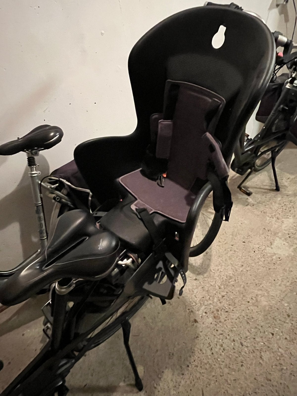 Polisport achterzitje voor fiets - zo goed als nieuw, Ophalen, Achterzitje, Voetsteuntjes, Zo goed als nieuw