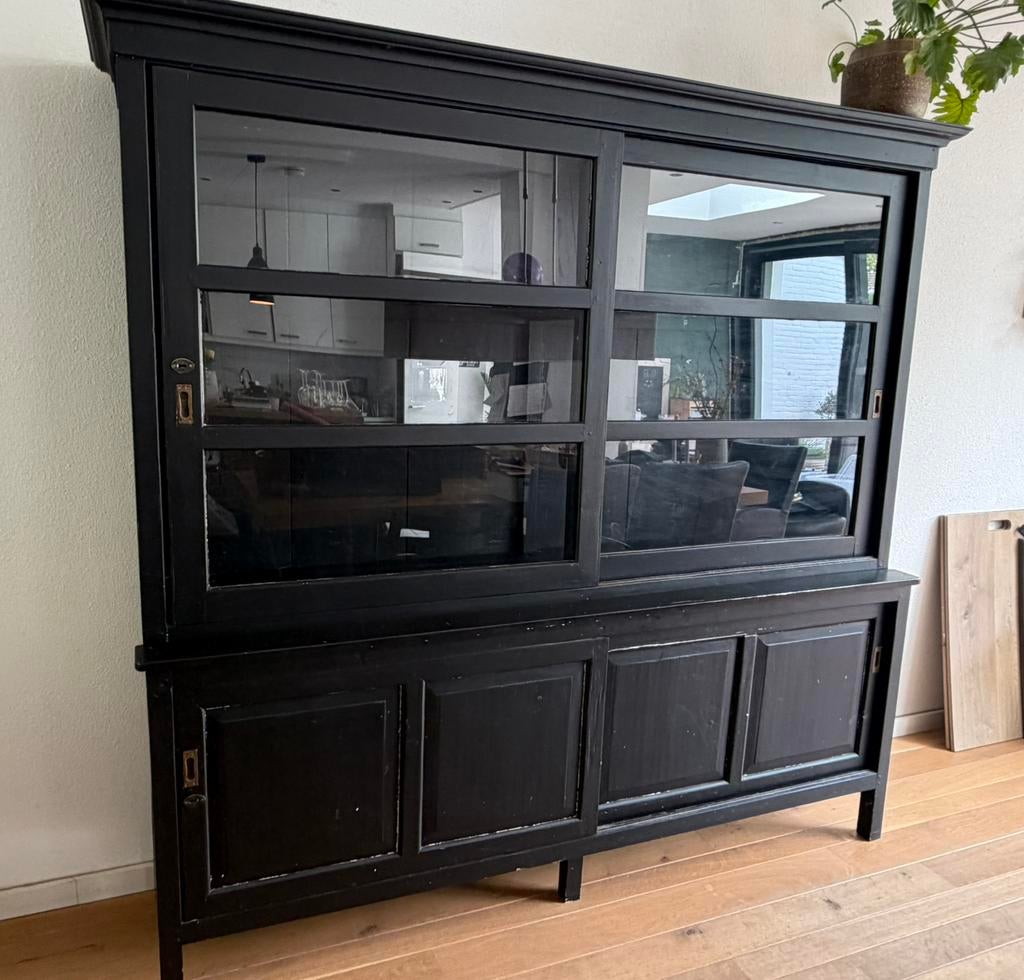 Zwarte buffetkast, Huis en Inrichting, Kasten | Buffetkasten, Ophalen, 200 cm of meer, 150 tot 200 cm, 25 tot 50 cm