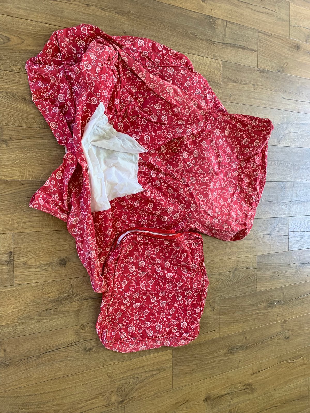 Ektorp Jennylund stoelhoes - Rood met bloemenpatroon, Gebruikt, 75 tot 100 cm, Ophalen of Verzenden, Minder dan 150 cm