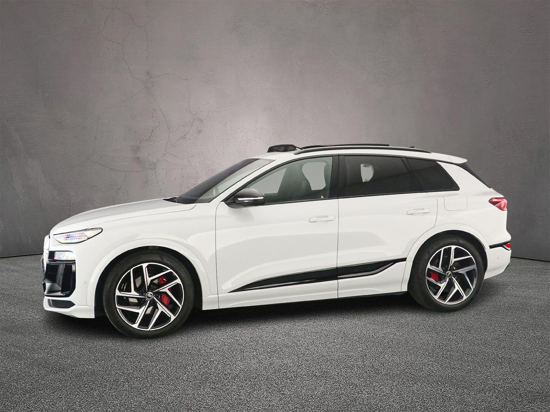 Audi Q6 e-tron S edition 100 kWh | Trekhaak | Adaptieve Luch, Gebruikt, 23 min, Leder en Stof, Wit