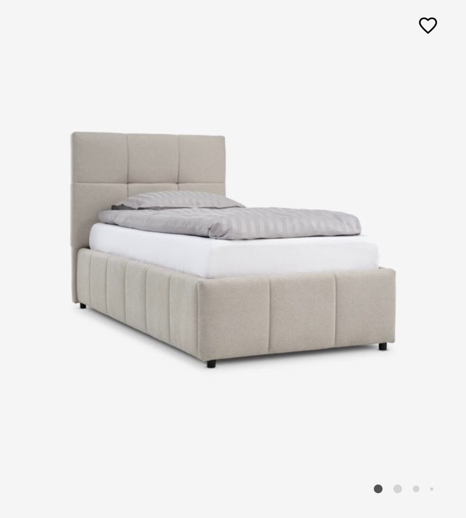 Nieuw JYSK Vemelev bed - nog in doos!, Ophalen, 90 cm, Eenpersoons, Beige