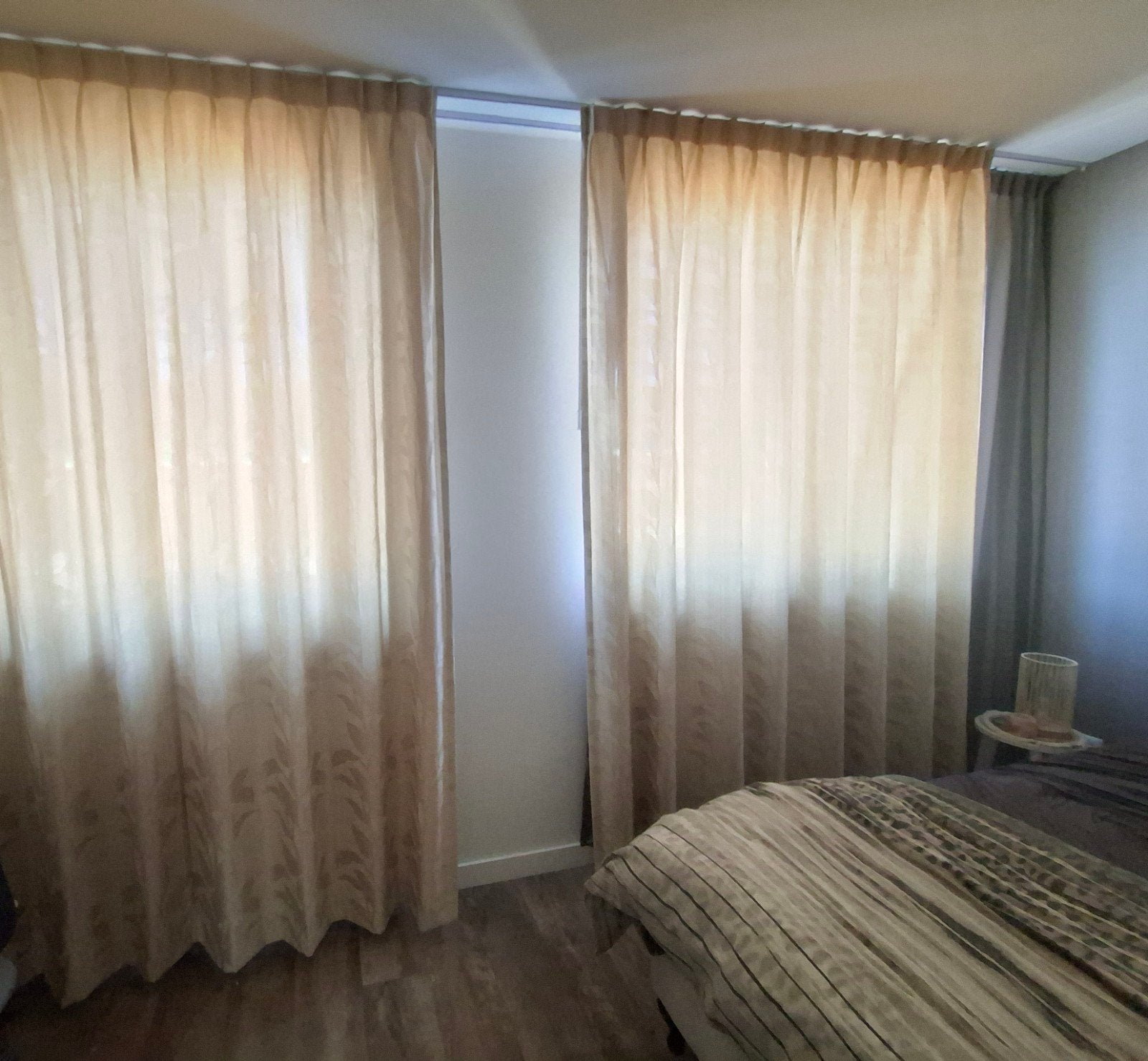 mooie licht doorlatende gordijnen, 2 stuks, Ophalen, 175 cm, Gebruikt, Beige