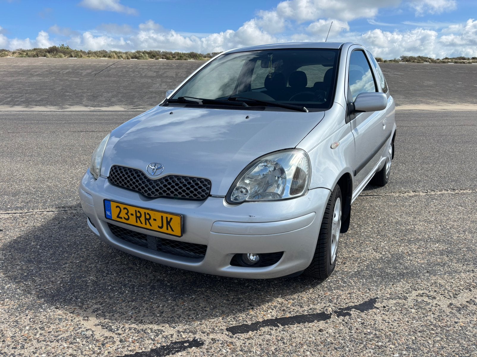 Toyota Yaris 1.3 16V Vvti 3DR Linea Terra 2005 Grijs, Voorwielaandrijving, Stof, 31 €/maand, 4 cilinders