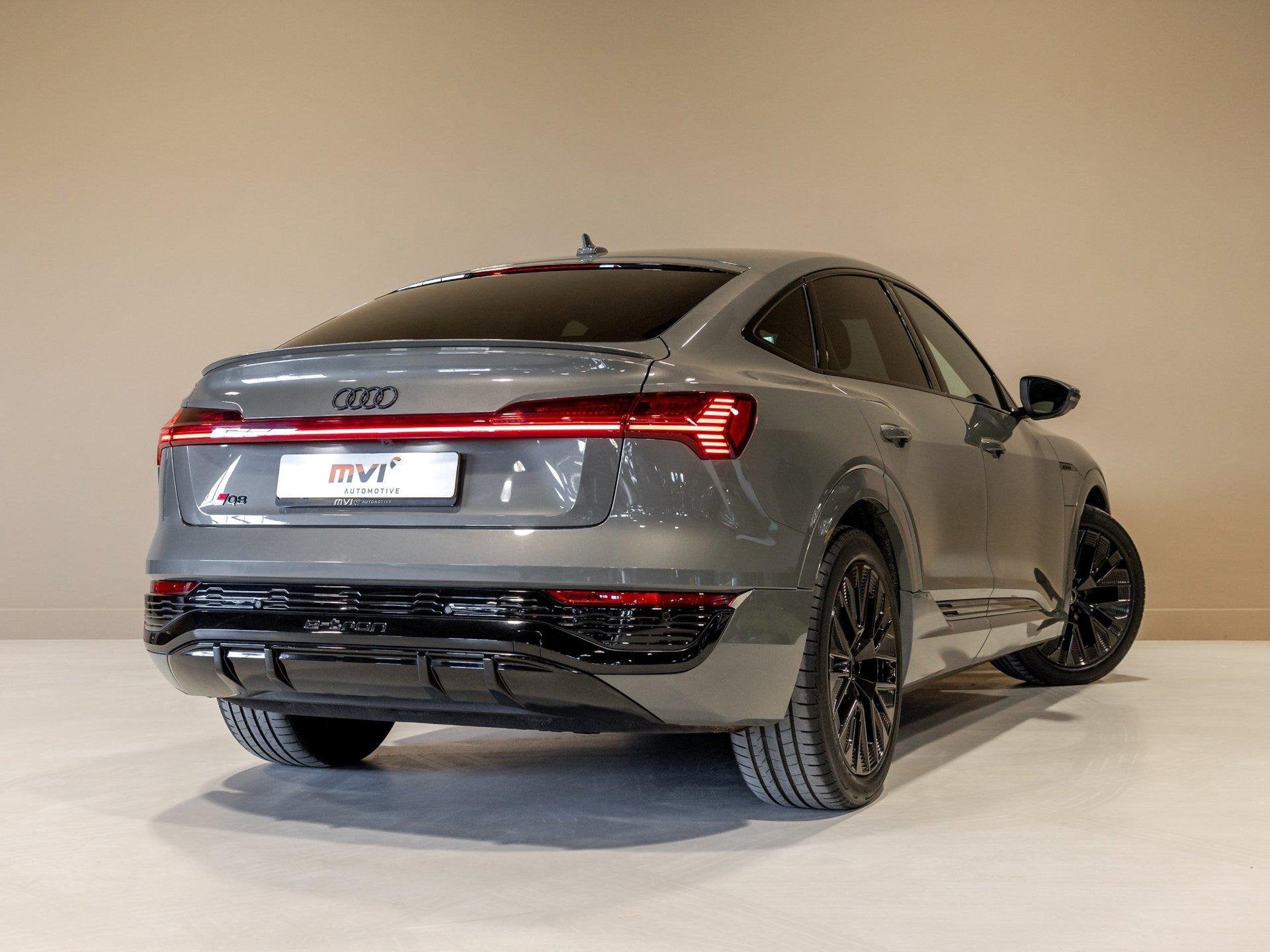 Audi Q8 Sportback e-tron 50 quattro S Edition 95 kWh SOH 94%, Auto's, Automaat, 131 €/maand, 95 kWh, Met garantie (alle)