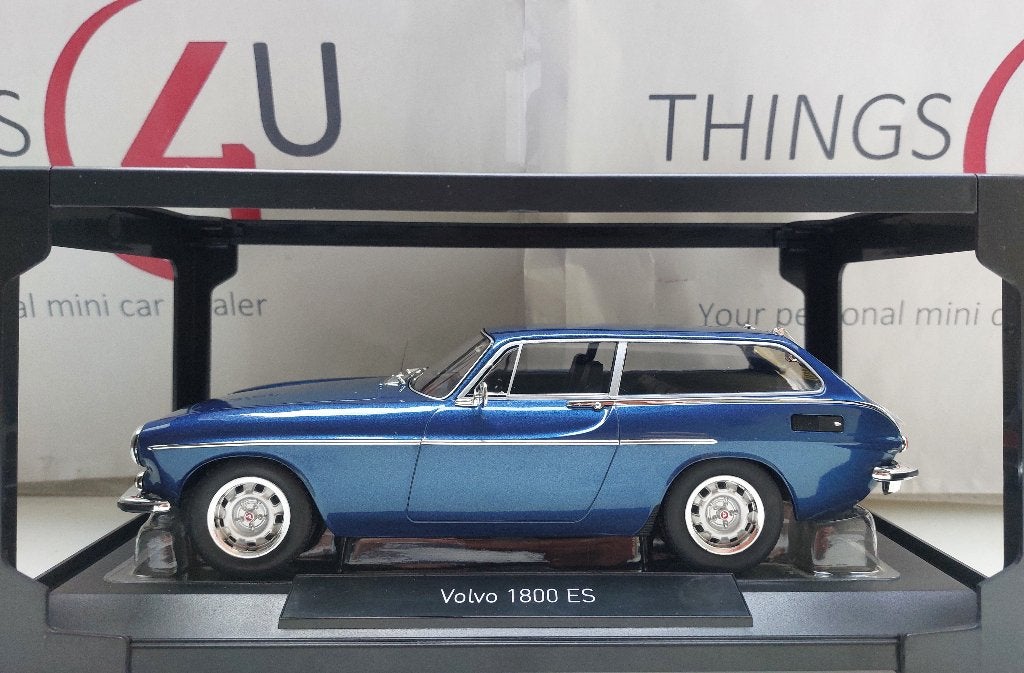 Norev 1:18 Volvo P1800 ES 1973 blauw metallic nieuw in doos, Ophalen of Verzenden, Nieuw, Auto, Norev
