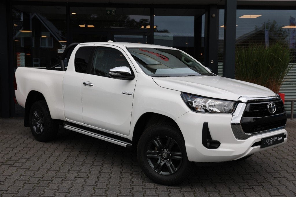 Toyota HILUX 2.4 D-4D X-TRA CAB CHALLENGER A/T 4WD VAN MARGE, Auto's, Automaat, Huisgarantie, Met garantie (alle), Wit