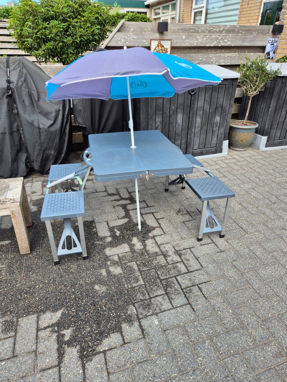 Inklapbare picknicktafel met parasol - als koffer, Ophalen of Verzenden, Gebruikt
