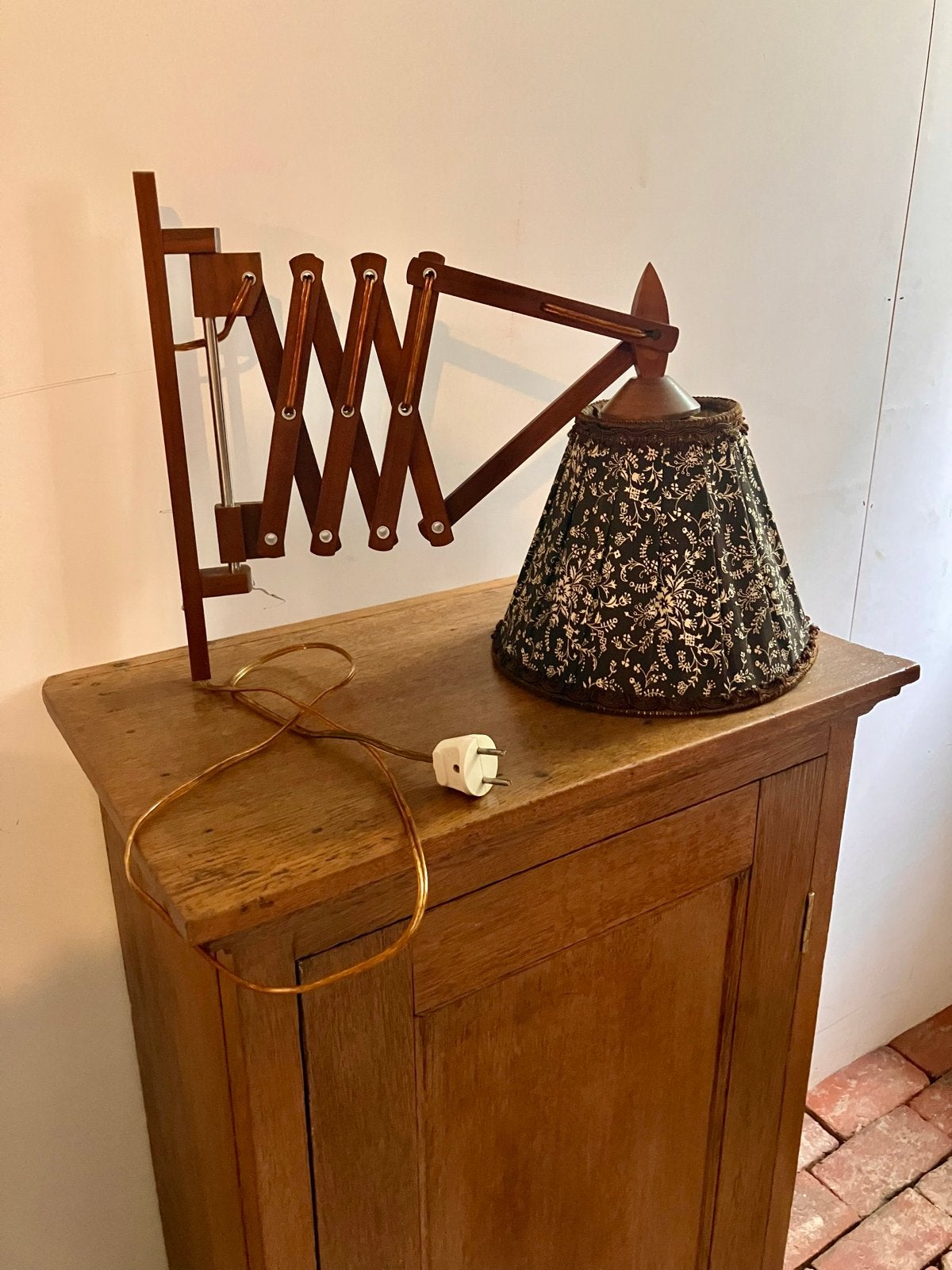 Vintage Houten Schaarlamp met Stoffen Kap - Mid-Century, Antiek en Kunst, Ophalen of Verzenden