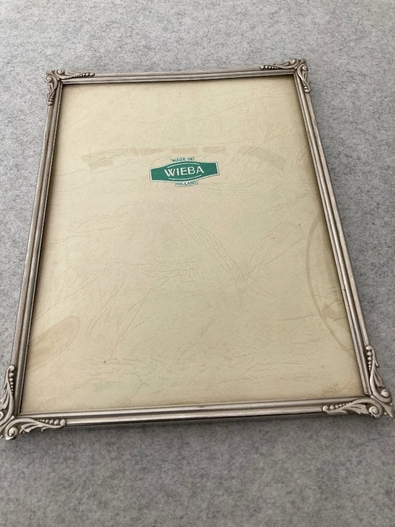 oud hangend fotolijstje met bol glas 24 x 18 cm, Verzenden