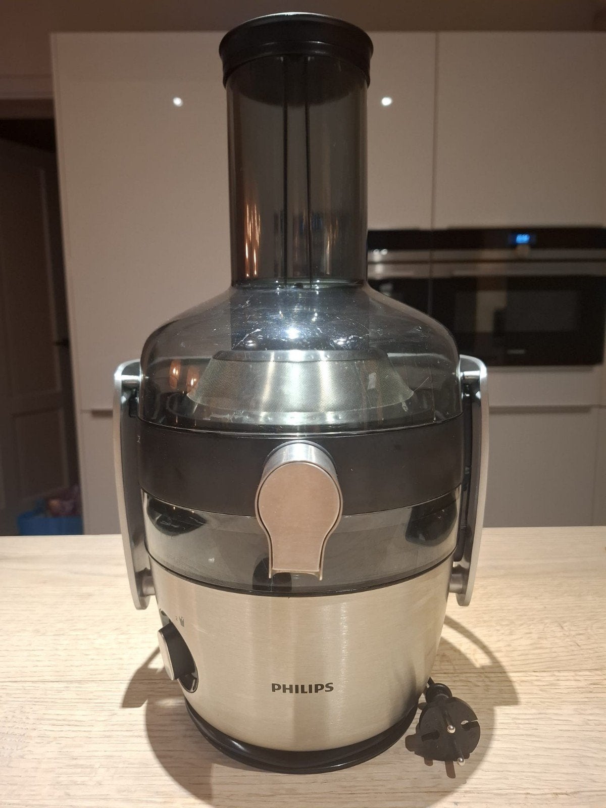 Philips Sapcentrifuge HR1921/20 - Krachtige 1100W Juicer, Ophalen of Verzenden, Zo goed als nieuw, Elektrisch, Sapcentrifuge