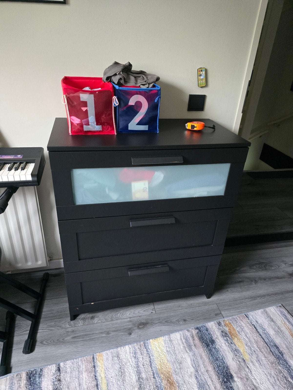 IKEA Brimnes ladekast met 3 laden - zwart en rood, Ophalen, Gebruikt, 50 tot 100 cm, 3 of 4 laden