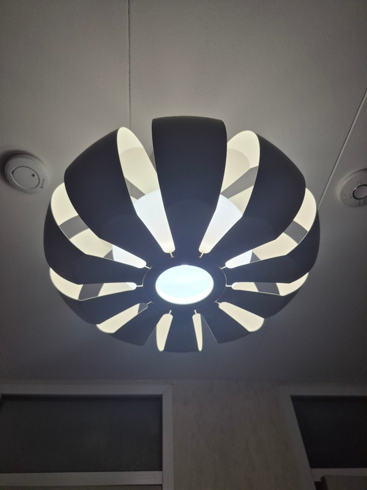 Moderne plafondlamp - Ideaal voor elke kamer, Ophalen, 50 tot 100 cm, Zo goed als nieuw, Minder dan 25 cm