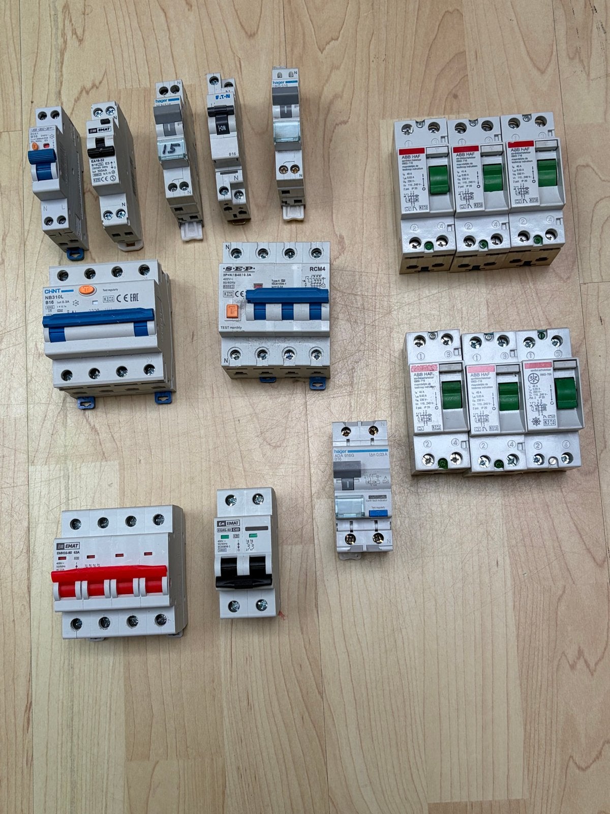 Hoofdschakelaars, aardlekschakelaars en installatieautomaten, Ophalen of Verzenden, Gebruikt, ABB, Aardlekschakelaar